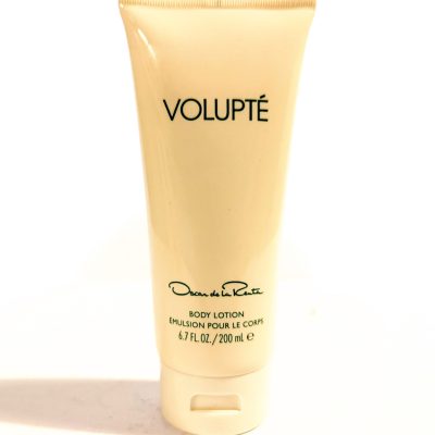 Oscar de la Renta Volupte Body Lotion, 200ml - Image 1