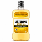 A 500ml bottle of Listerine Original Antiseptic Mouthwash, featuring a yellow liquid, Indonesian labeling, and a black-and-white cap.